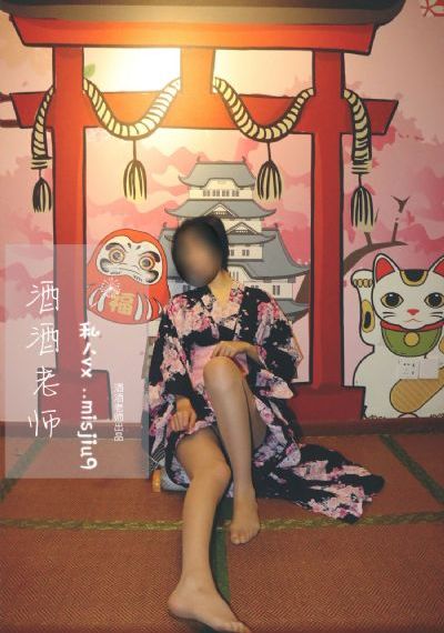 少妇一边自慰一边呻吟_BD在线视频观看